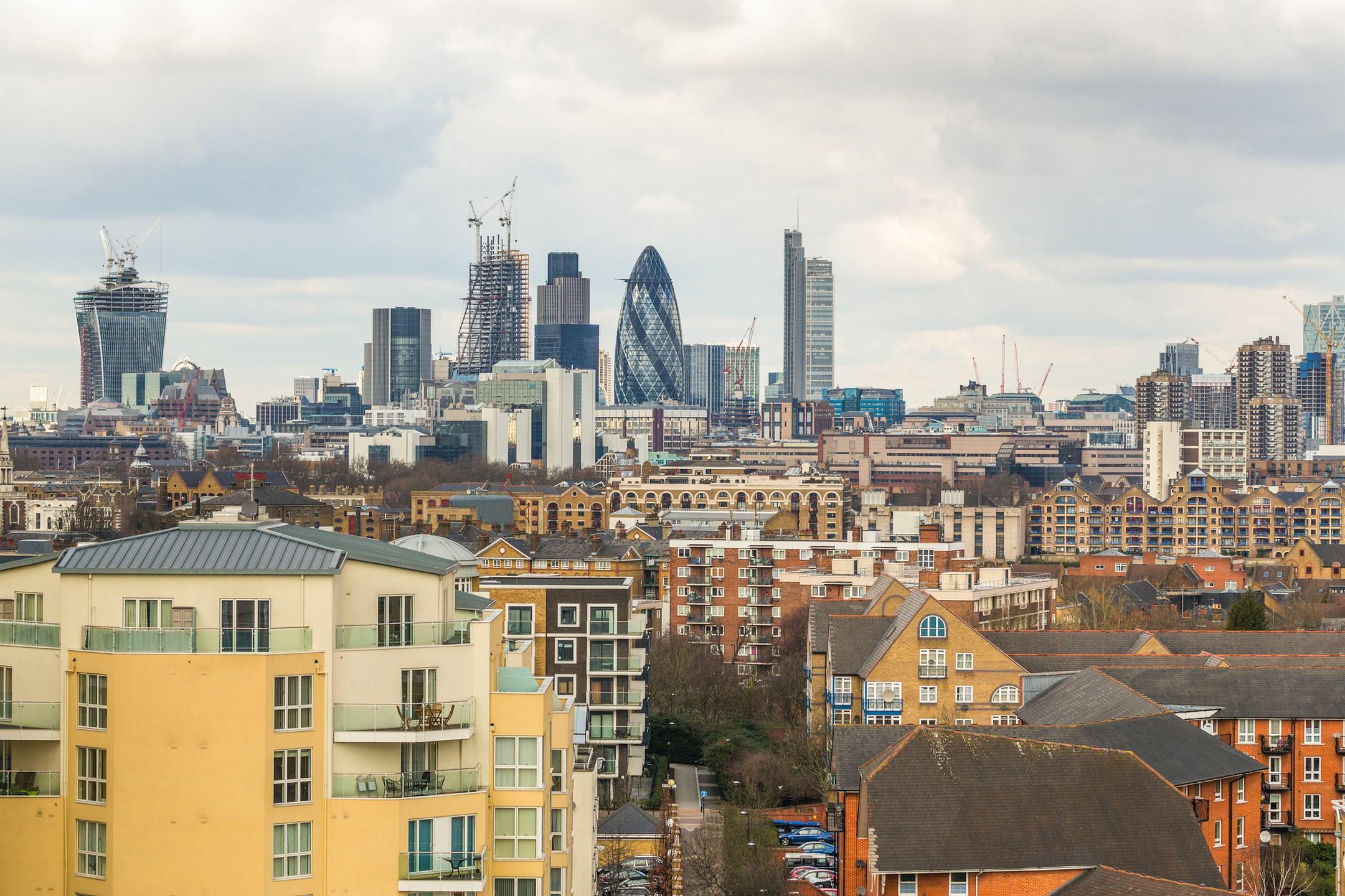 London vs. Regional Cities: Comparing Investment Opportunities in the UK Property Market investment opportunities